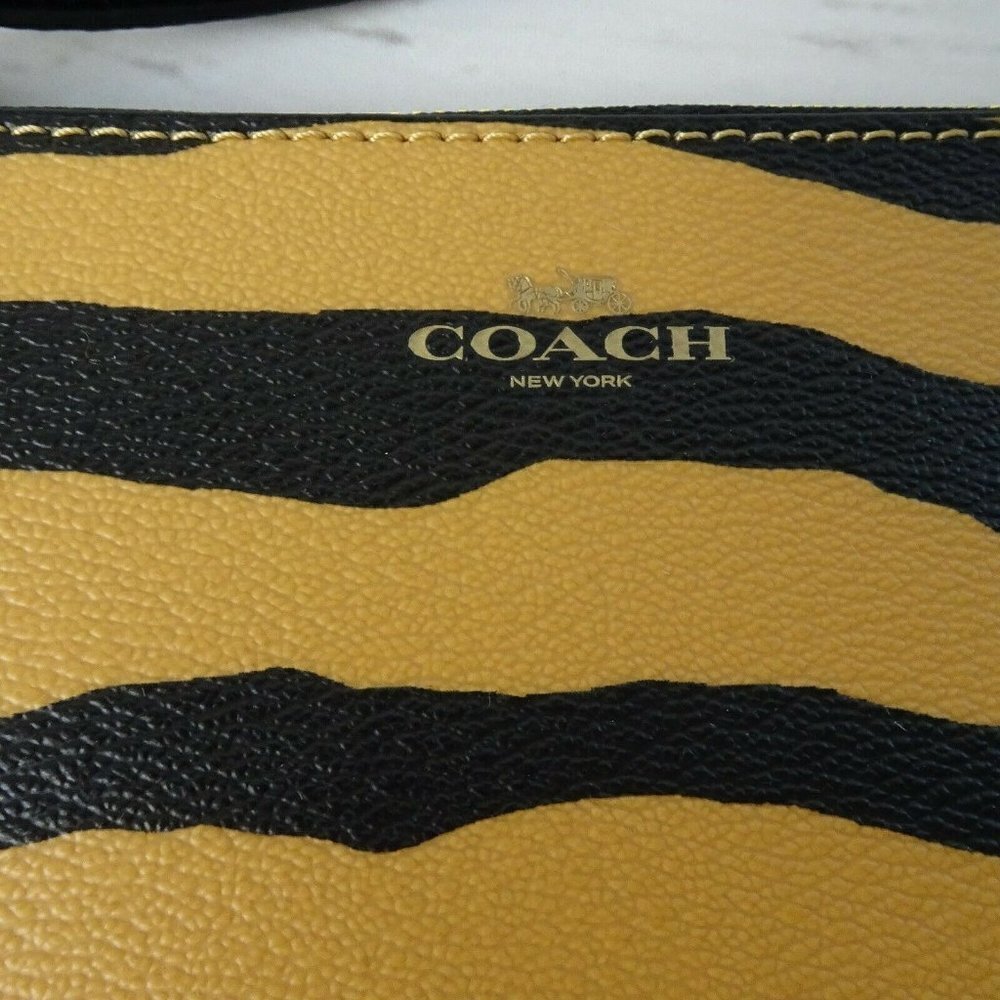 New Coach TIGER Corner Zip Wristlet Wallet Small Bag Coated Canvas Leather Logo - Picture 8 of 12